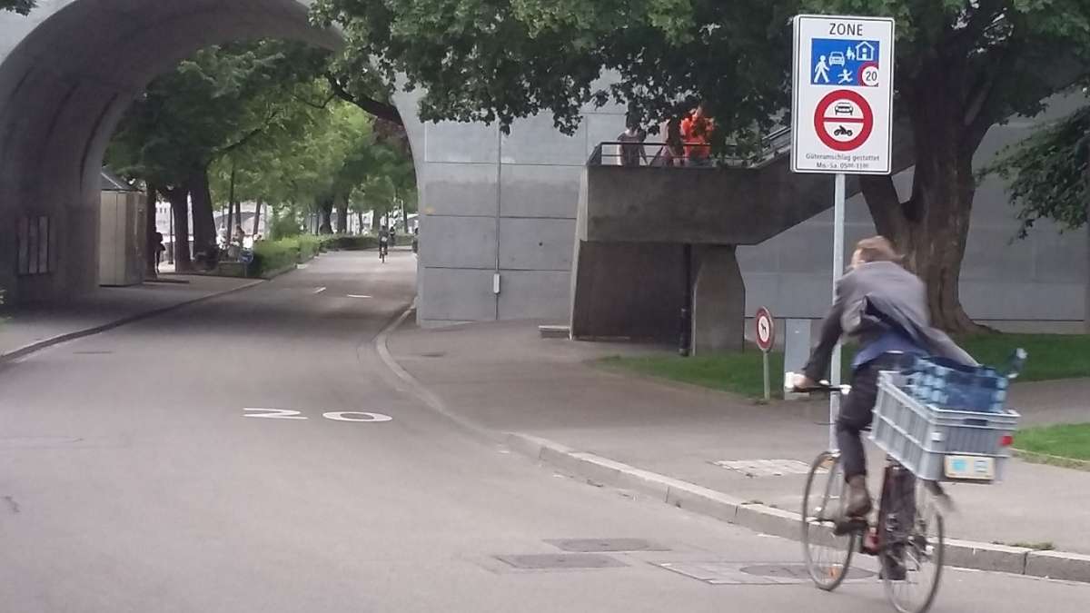 Zone de circulation apaisée à Bale (Suisse)